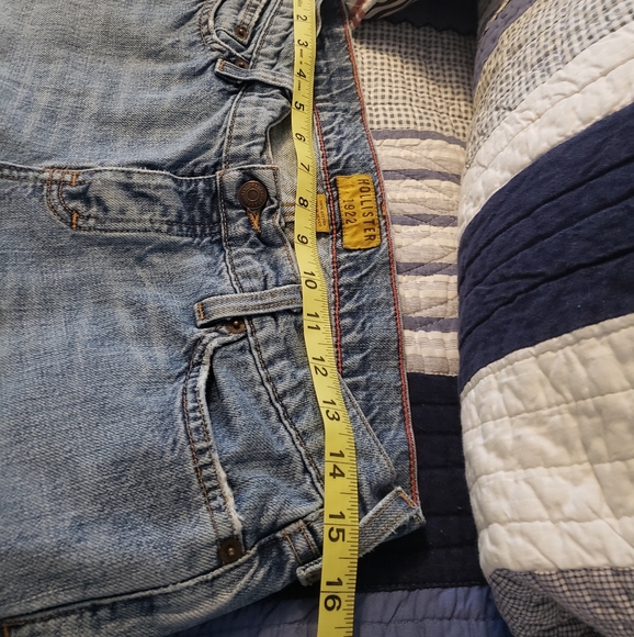 JUST REDUCED Hollister 1922 Jeans - Picture 3 of 9
